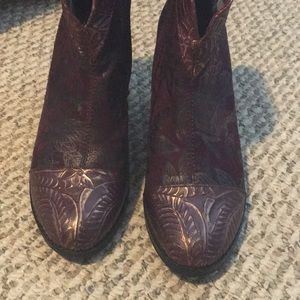 Brand New! Stunning L’Artiste boots